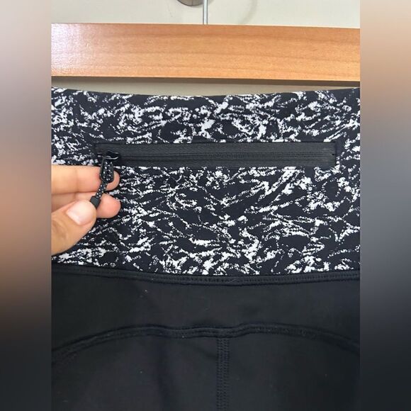 Lululemon Fresh Tracks Tight Black/Iced Wave White Reflective Leggings - Picture 8 of 13